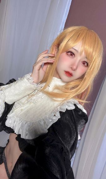 女机械人电影
