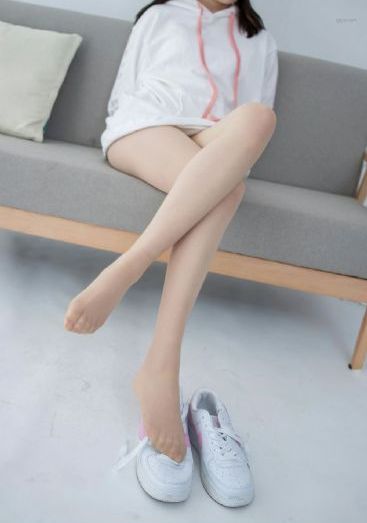 看着领导挺进娇妻的体内电影