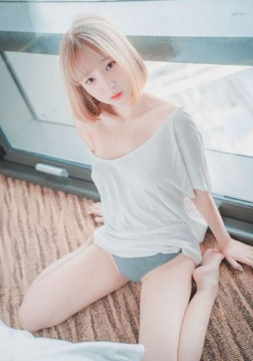 高贵女王脚奴视频vk