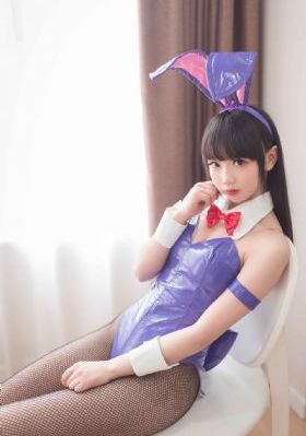 善良的美女秘书